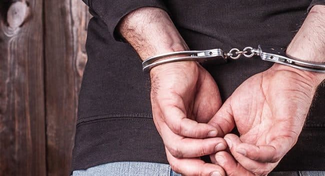 Marido espanca esposa após chegar em casa e não ter janta pronta