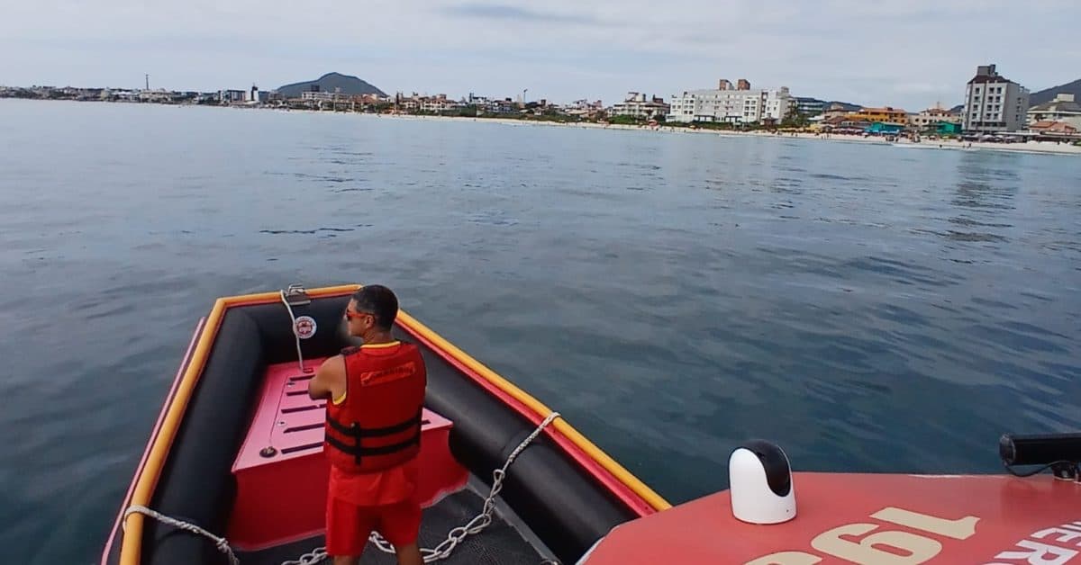 Adeus que ninguém queria dar: menor desaparecido no mar é encontrado sem vida em Florianópolis