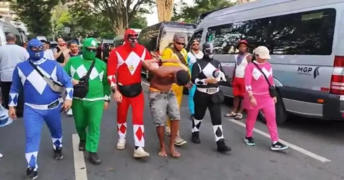 Policiais se fantasiam de Power Rangers e prendem ladrão de celulares em bloco de carnaval