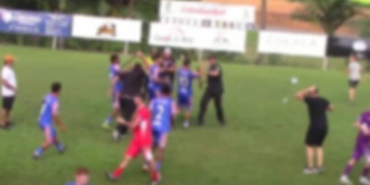 Partida de futebol amador termina em pancadaria em Santa Catarina