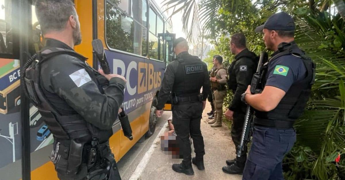 Foragido da Justiça furta ônibus em Balneário Camboriú e acaba preso após fuga
