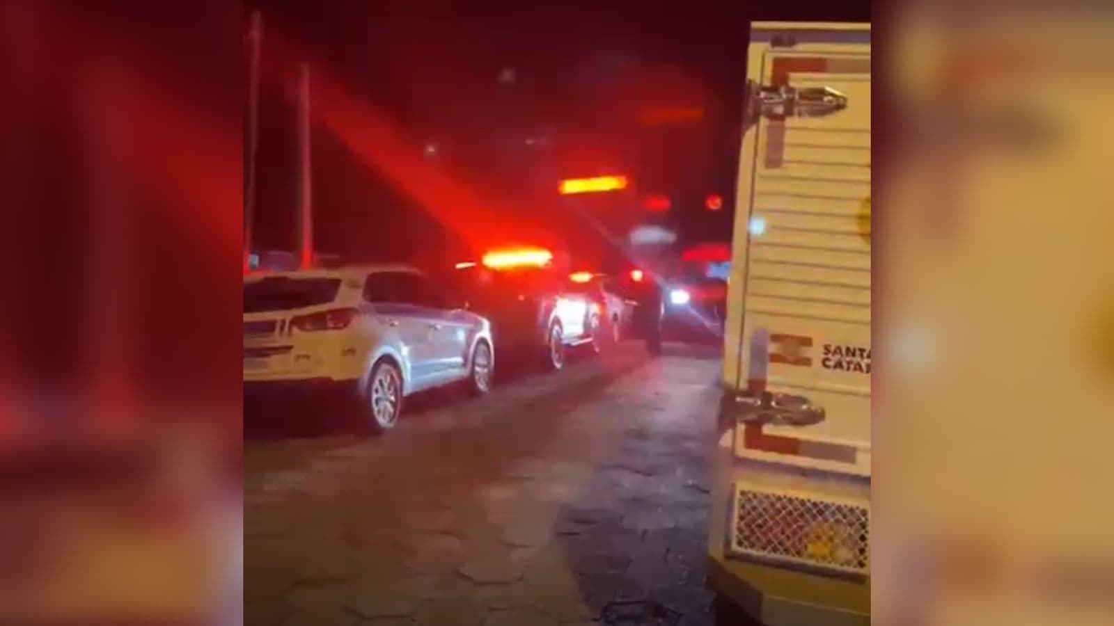 Homem é morto a facadas pelo próprio filho em sofá de residência em SC