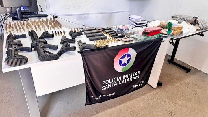 PMSC dá duro golpe no crime organizado e prende traficantes com “arsenal de guerra”