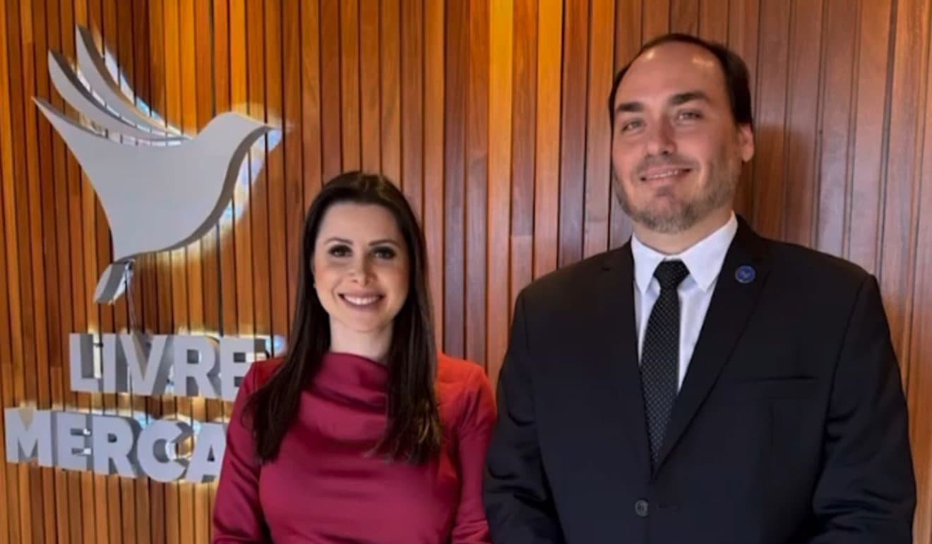 De Toni ignora críticas e inicia pré-campanha ao lado de Carlos Bolsonaro para Senado em SC