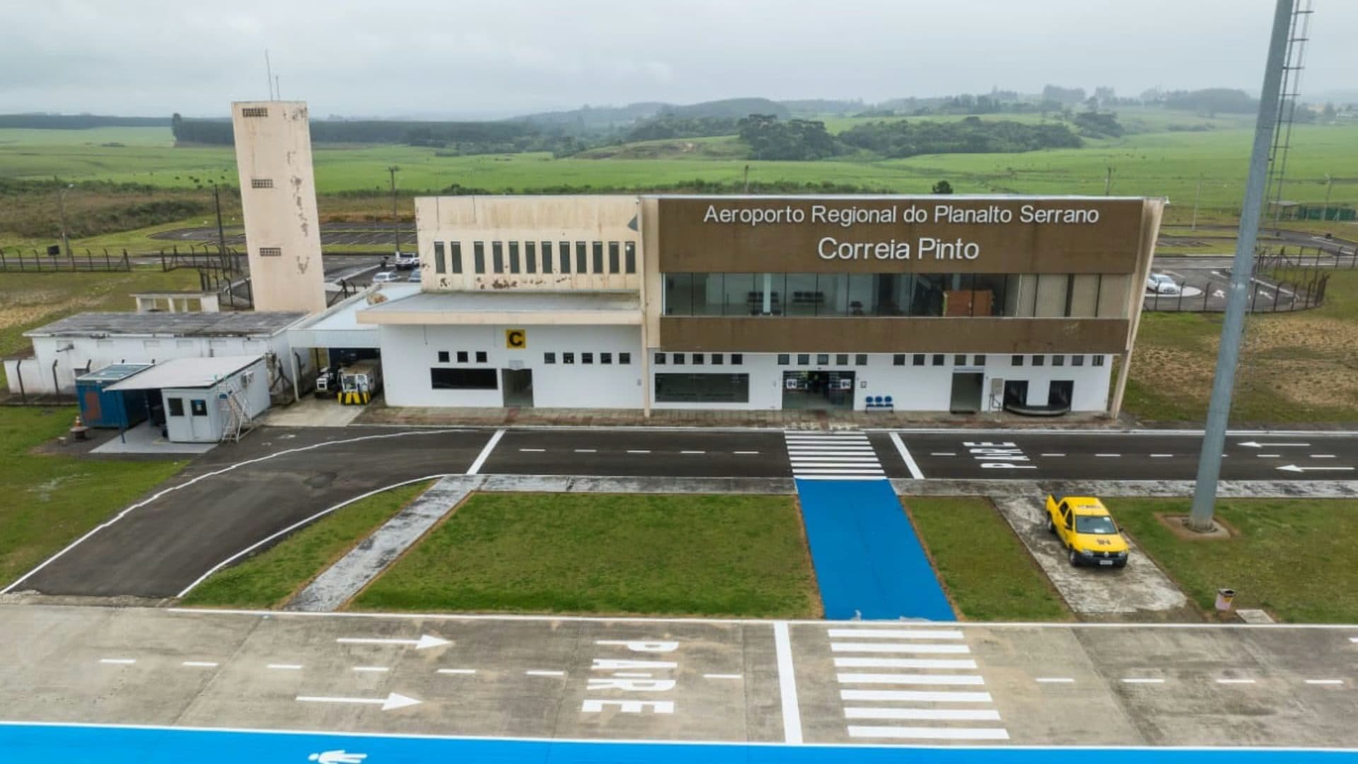 Após quase cinco meses parado, aeroporto da Serra Catarinense retoma voos comerciais