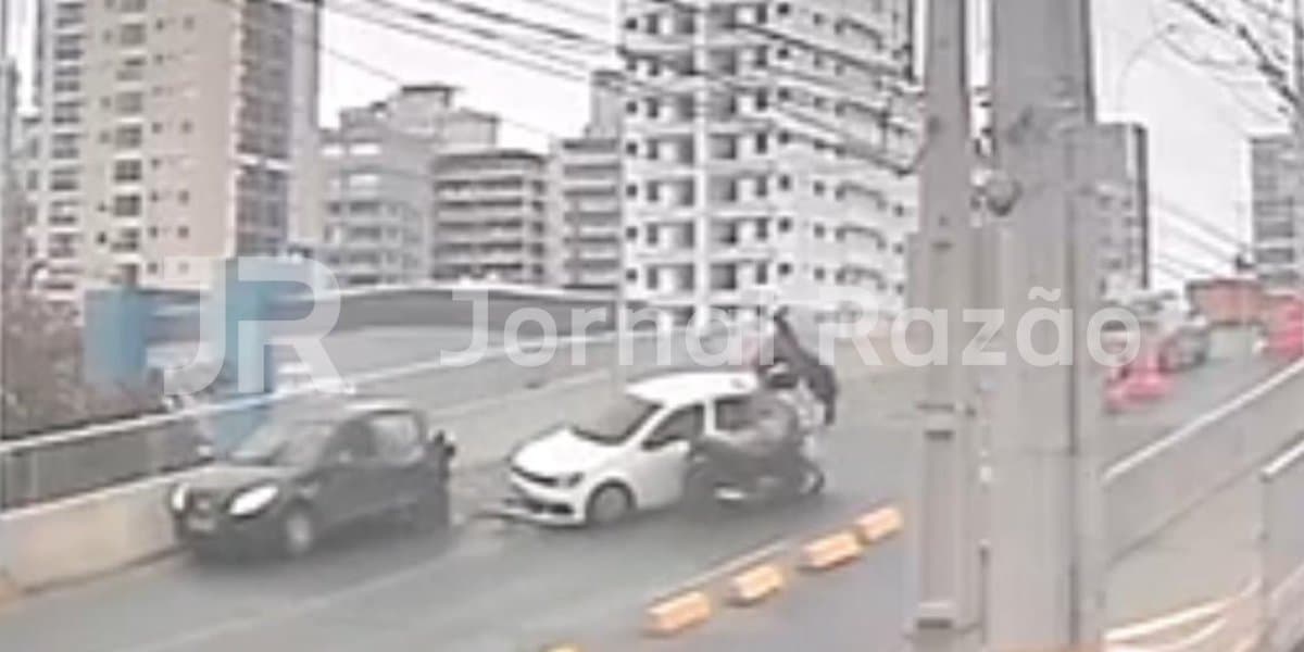 IMAGENS FORTES: Usuário de cocaína quase mata motoboy em Itapema