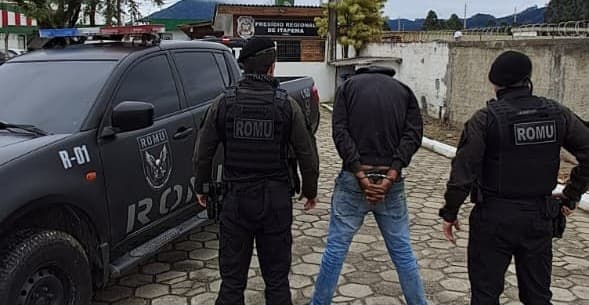 Homem com mais de 30 registros policiais é preso por furto em Itapema