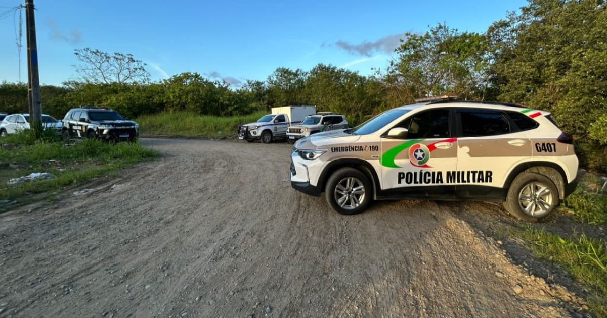 URGENTE: Casal de jovens é encontrado morto em área de mata em Joinville