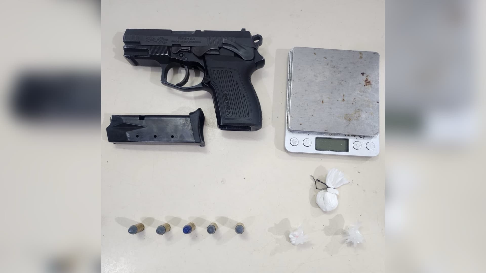 Tráfico de drogas: PM apreende arma com identificação suprimida em Itapema