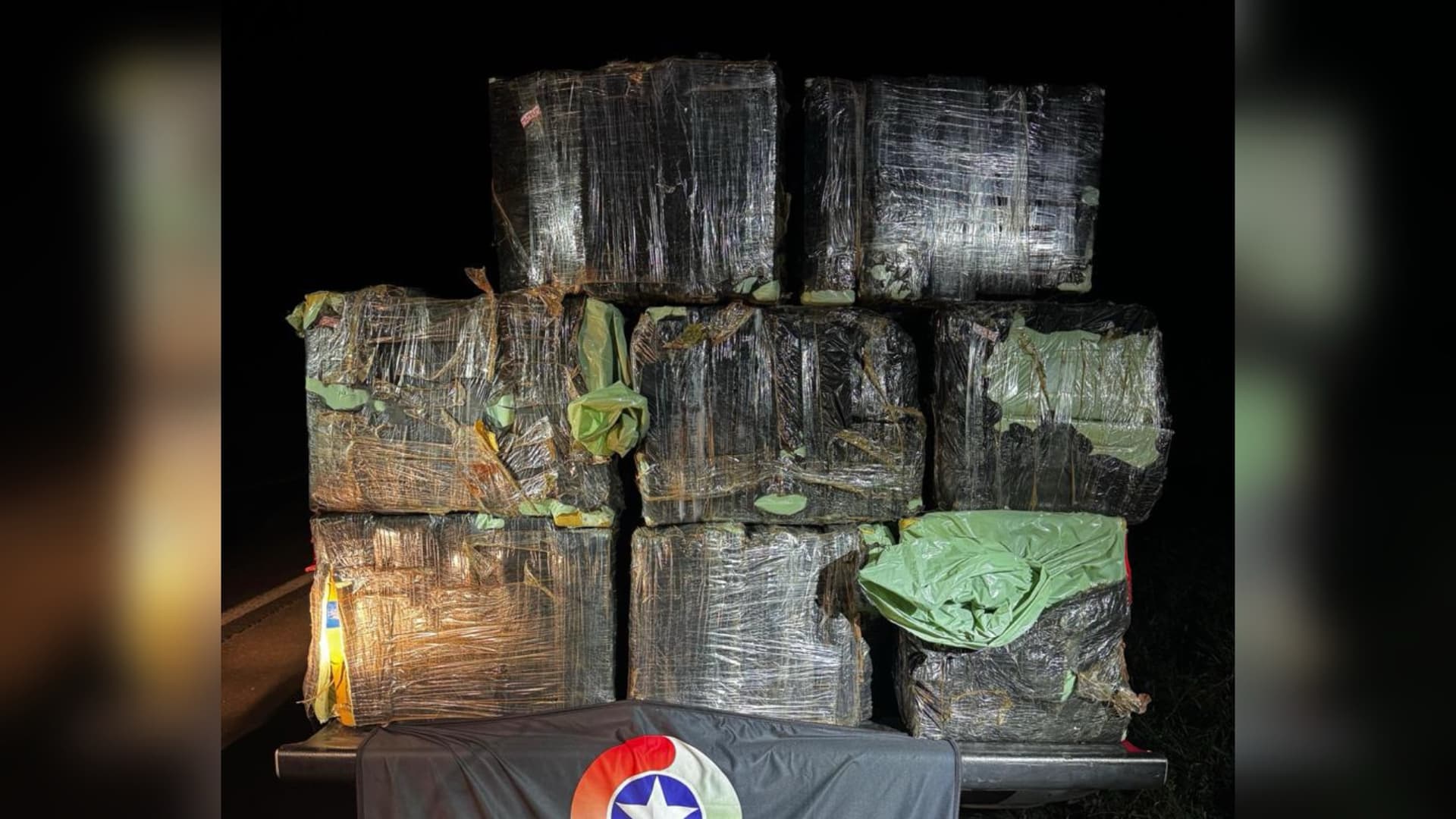 Carga de 270 kg de maconha é flagrada a caminho de Florianópolis após fuga na SC-150