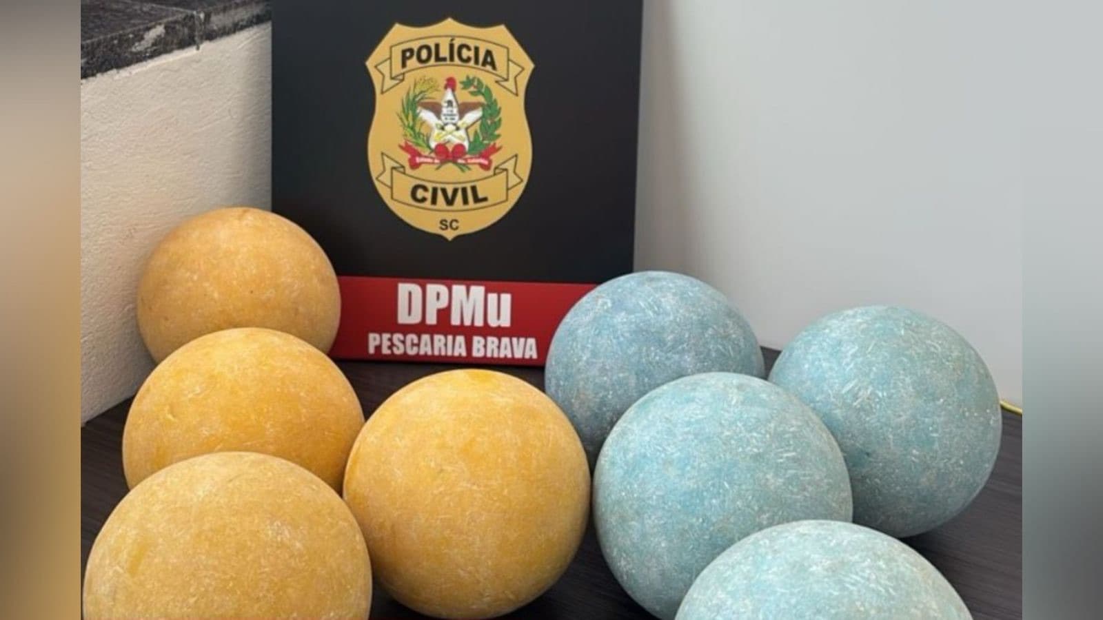 Nem a bocha escapou: Polícia Civil recupera bolas furtadas em praça