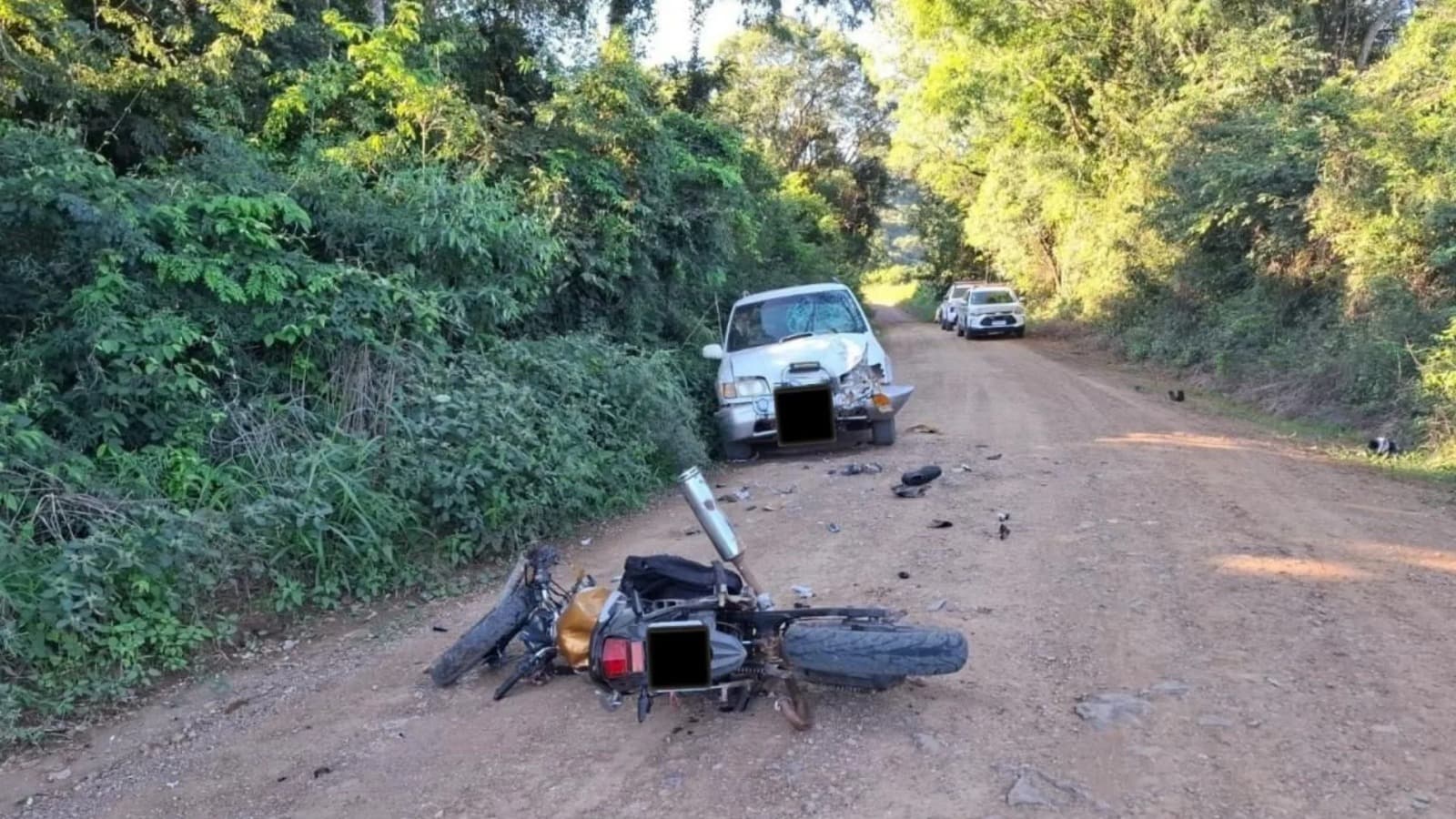 Motociclista invade contramão e morre em colisão com carro em SC
