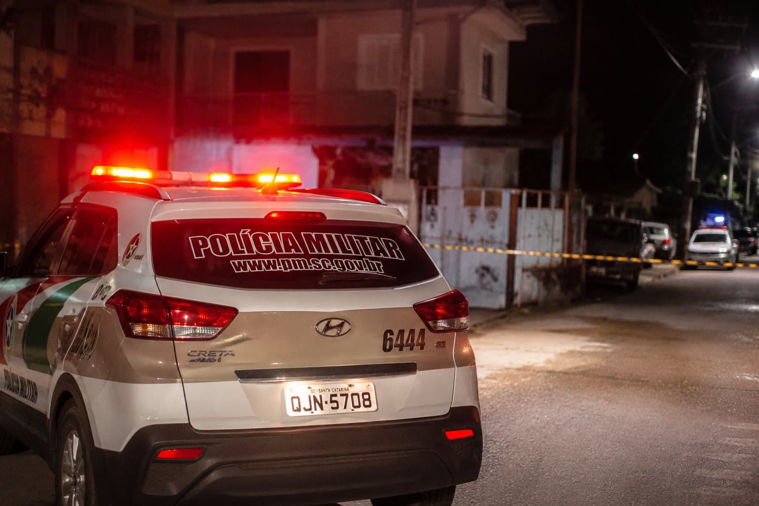 Irmãos se enfrentam a facadas e um acaba com pulmão perfurado em Brusque