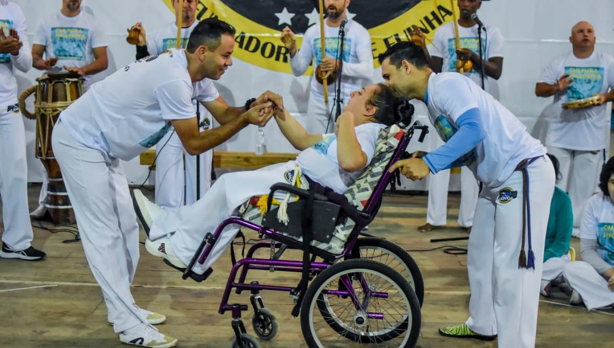 Capoeira inclusiva leva professor de Itapema a receber homenagem no Rio