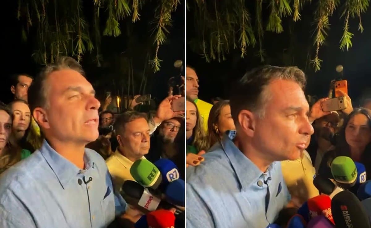 "Tá decretado o fim da era do PT", diz Flávio Bolsonaro após resultado do primeiro turno